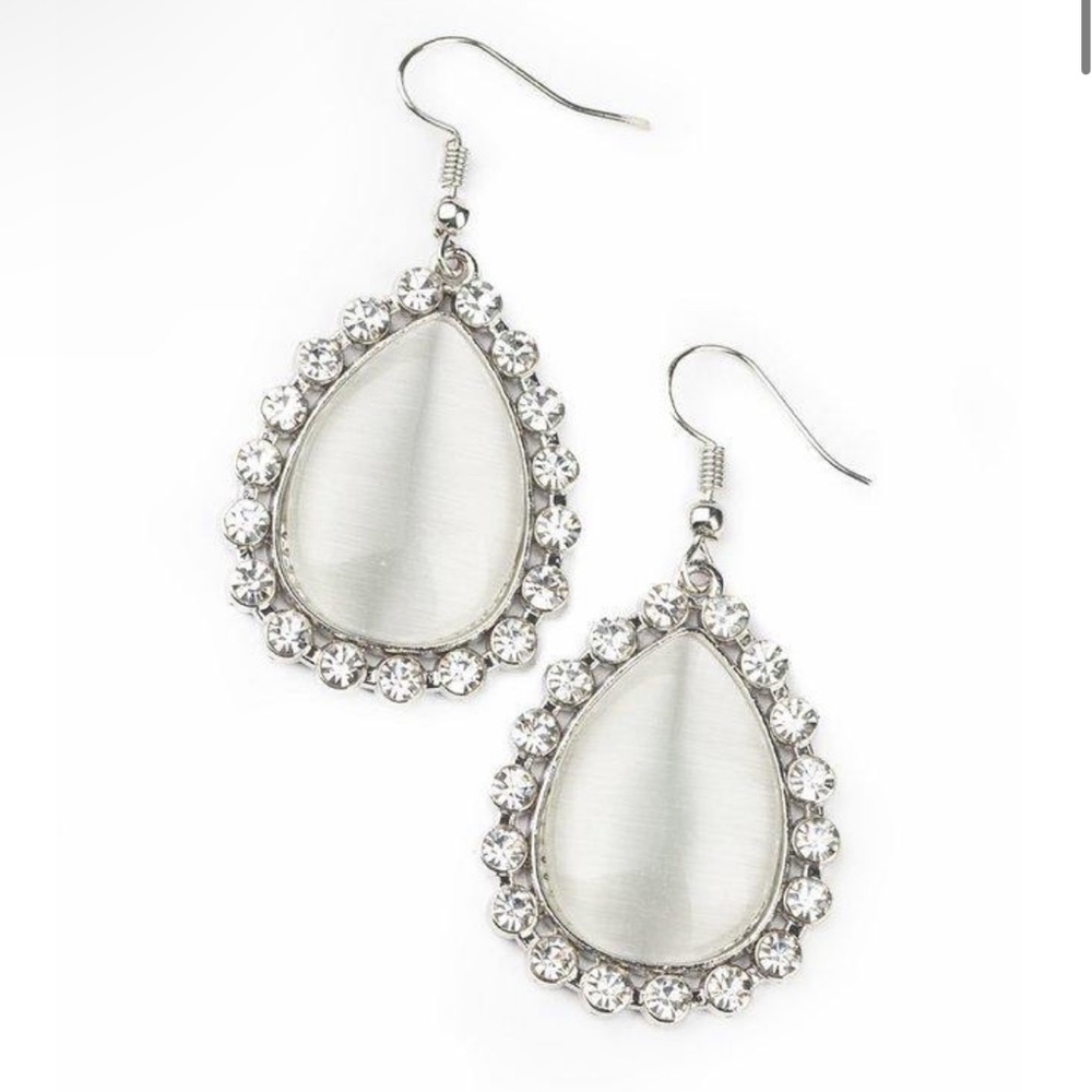 NWT White Teardrop Earrings